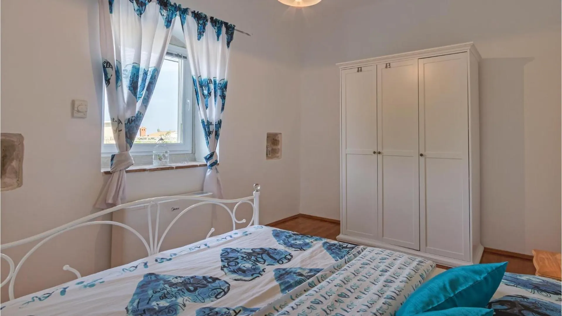 Gorgeous Home In Peruski With Wifi 0*,  Хорватия
