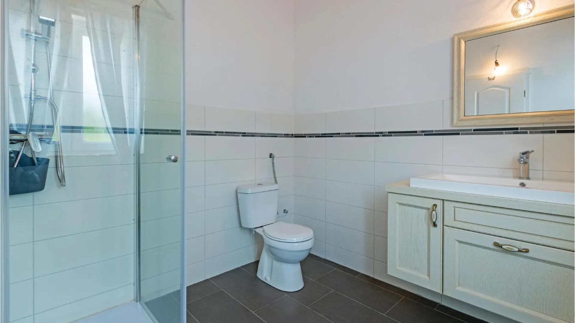 Gorgeous Home In Peruski With Wifi Дом отдыха