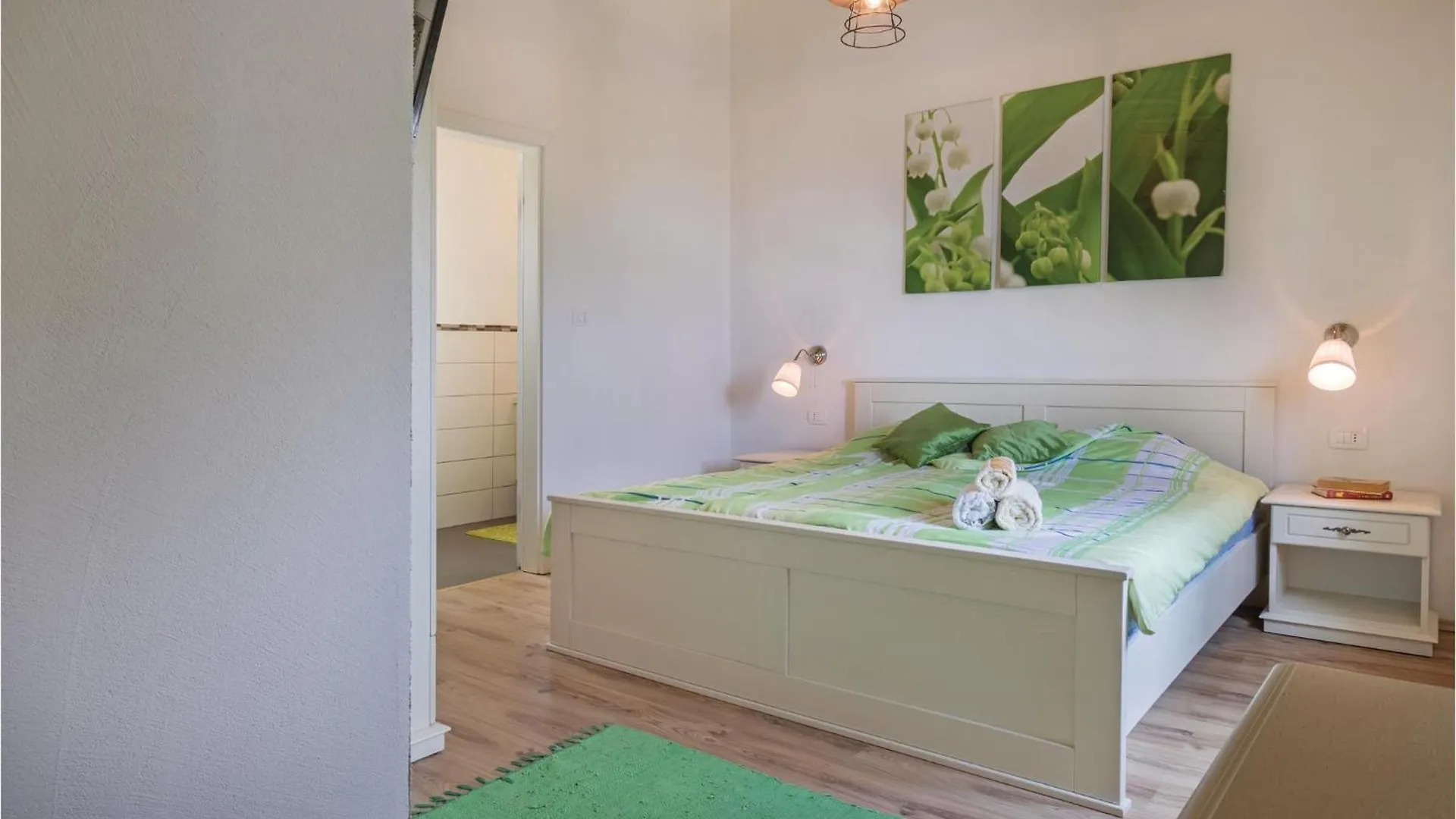 Gorgeous Home In Peruski With Wifi
