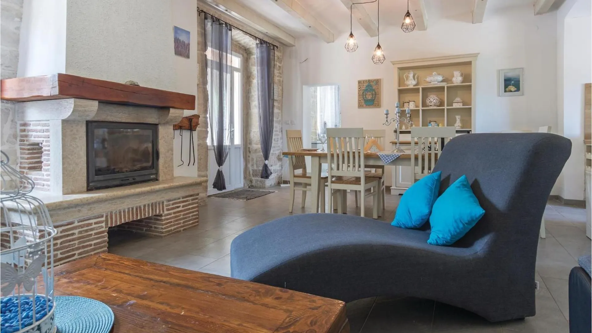 Gorgeous Home In Peruski With Wifi