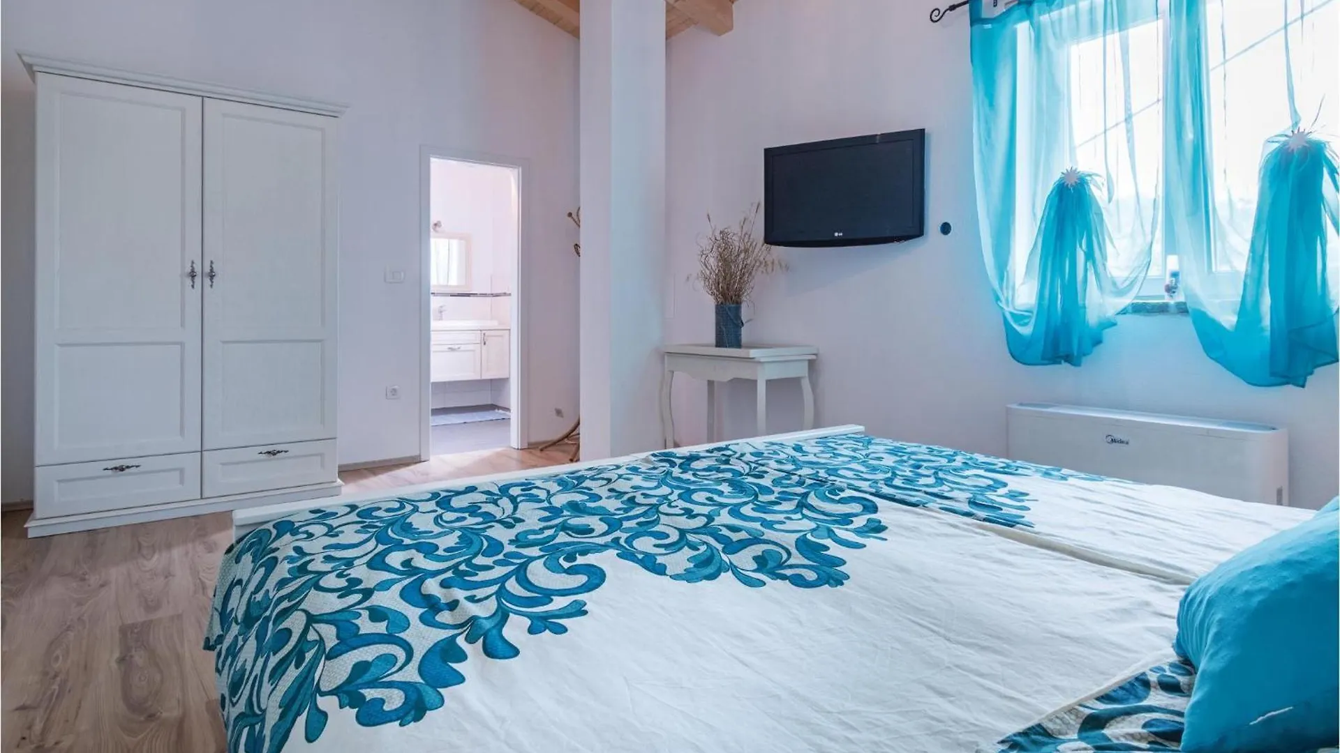 Gorgeous Home In Peruski With Wifi Хорватия