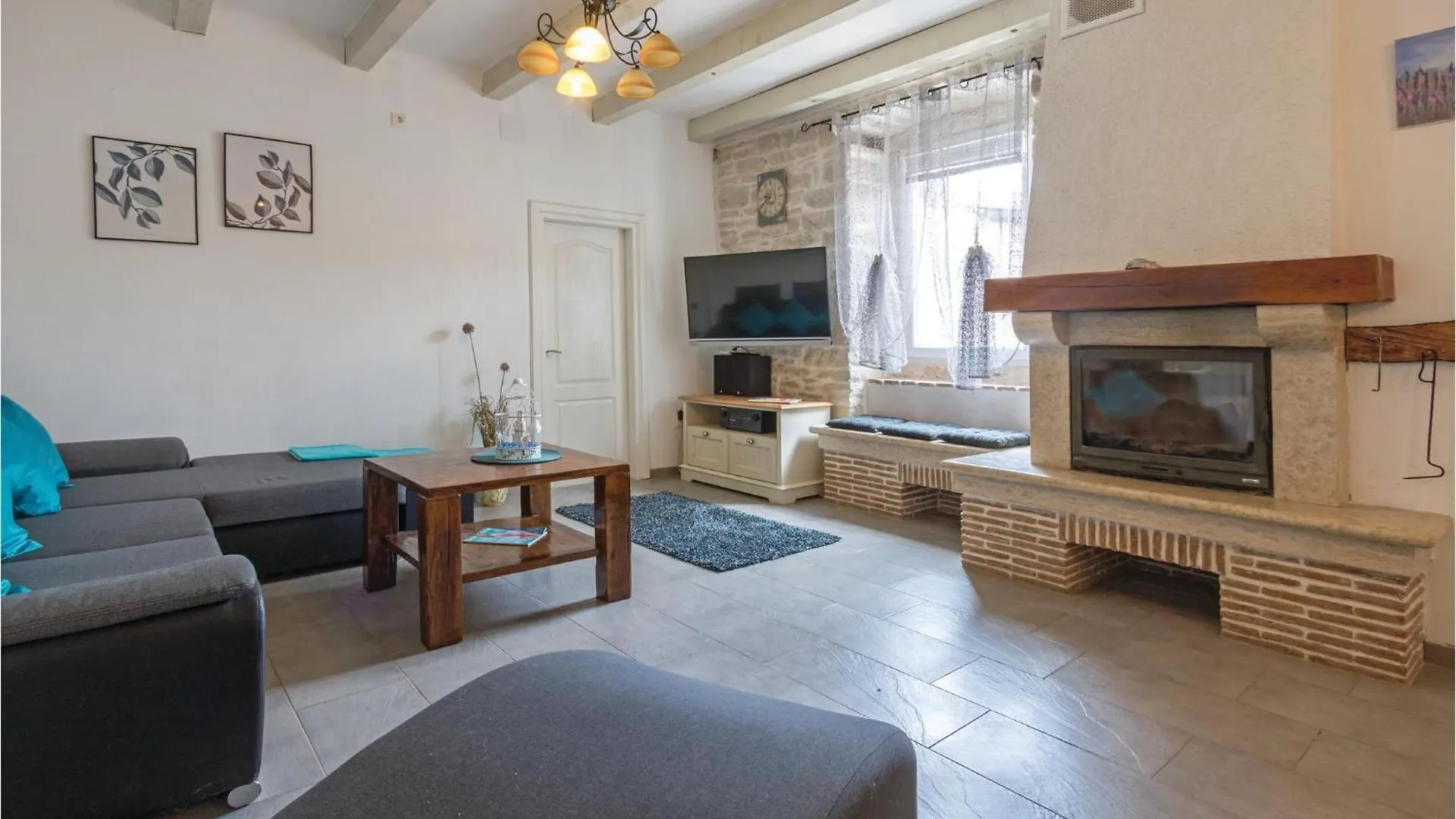 Дом отдыха Gorgeous Home In Peruski With Wifi
