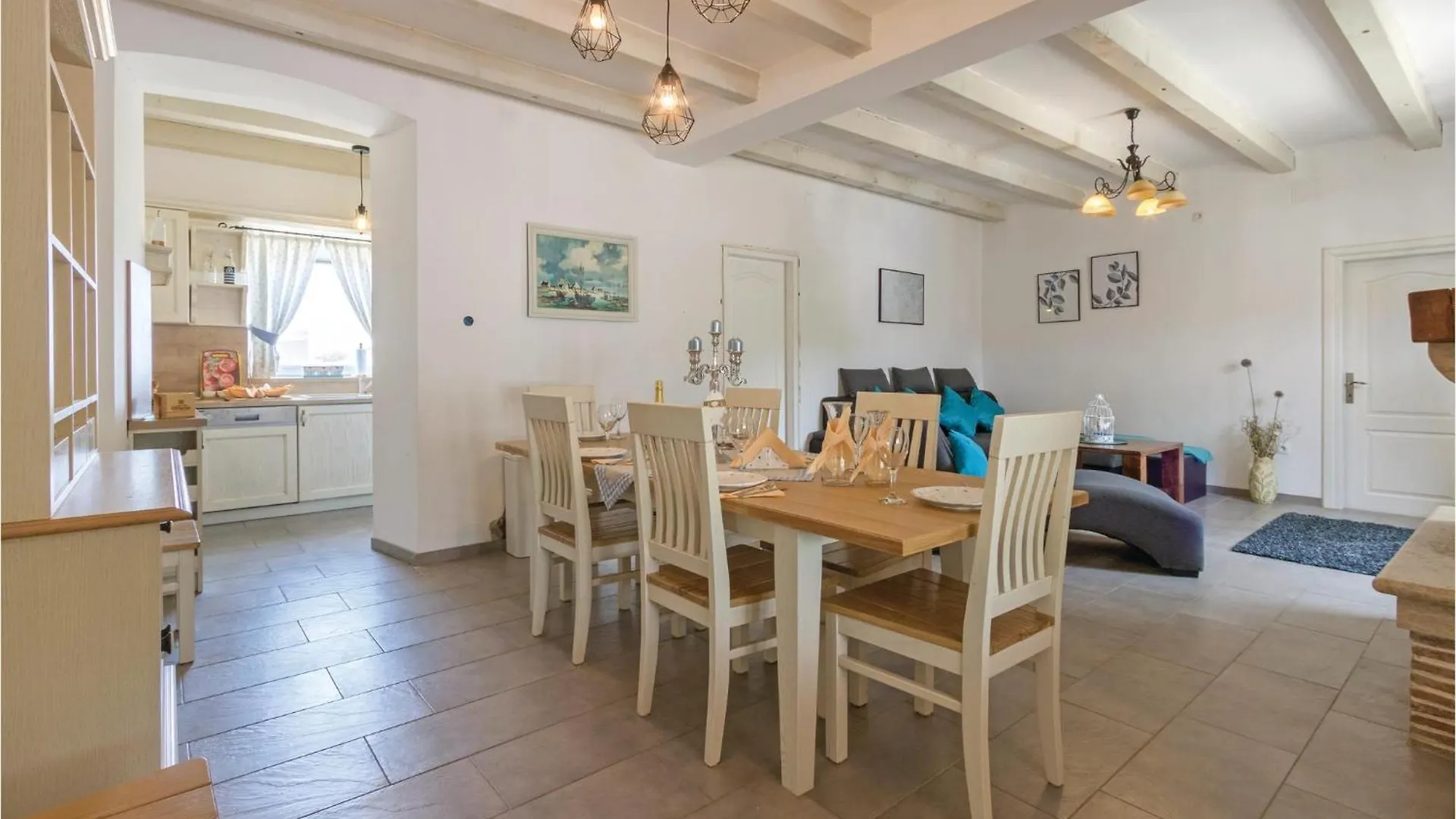 Gorgeous Home In Peruski With Wifi Дом отдыха