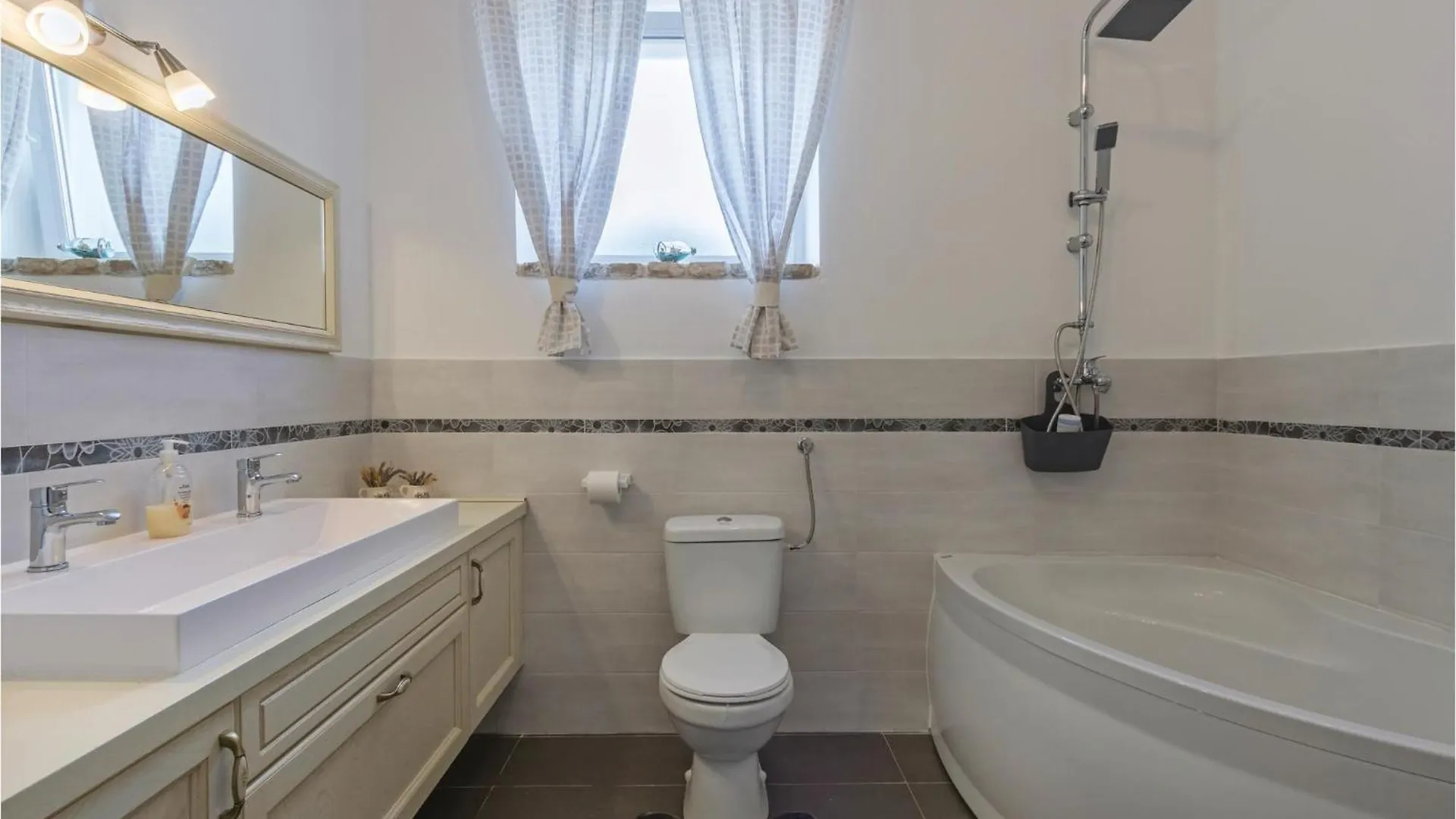Gorgeous Home In Peruski With Wifi Хорватия