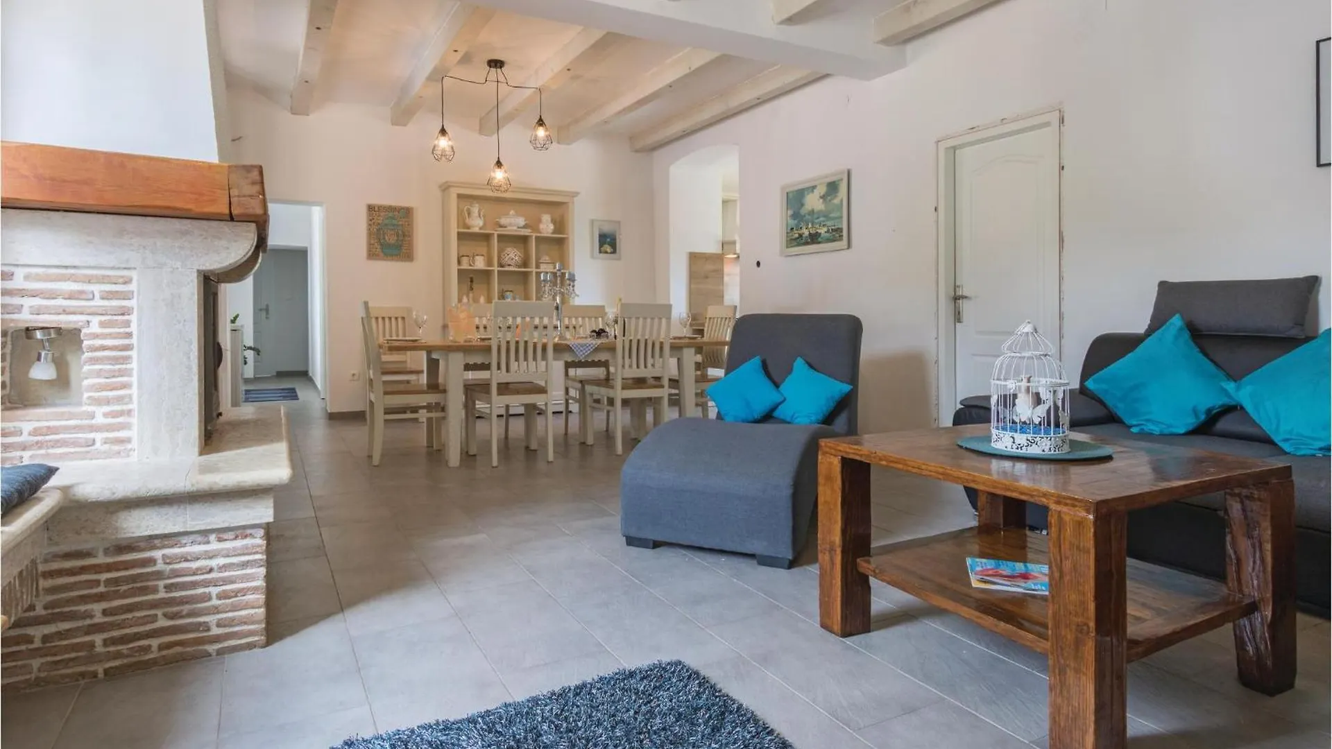 Gorgeous Home In Peruski With Wifi